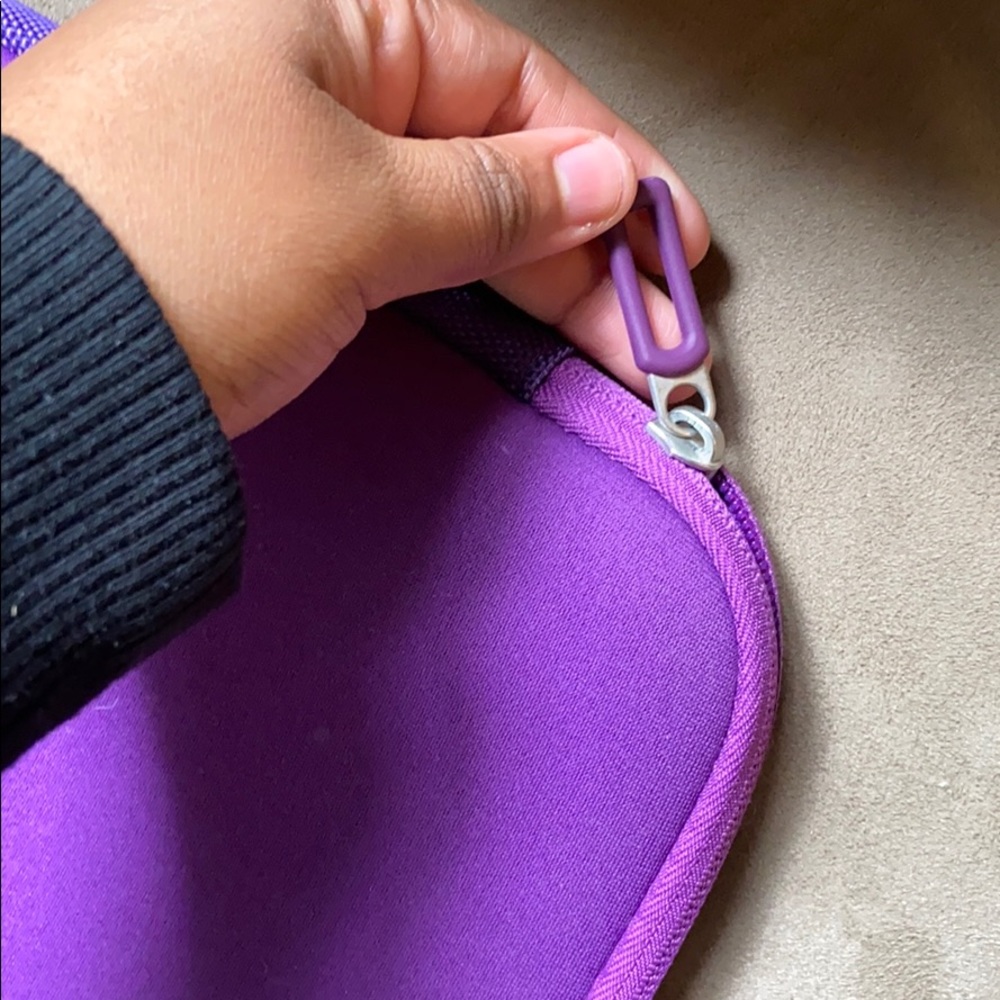 Purple Computer or IPad carrier. - Picture 3 of 4